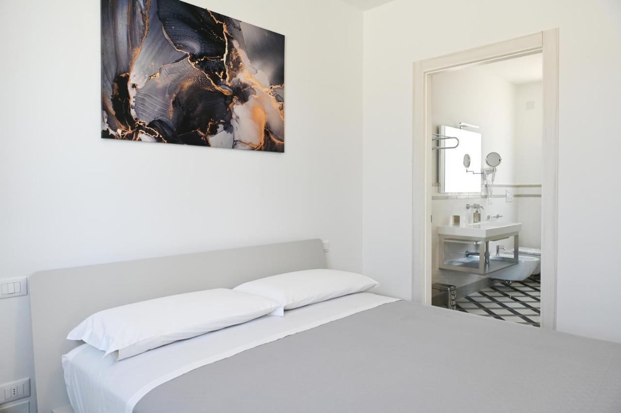 Perle Marine Suite Apartments Castro  Eksteriør billede