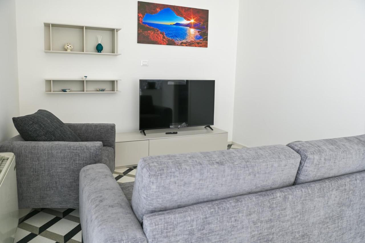 Perle Marine Suite Apartments Castro  Eksteriør billede