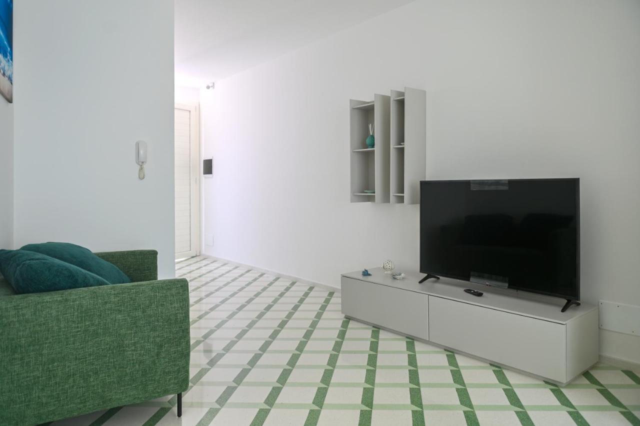 Perle Marine Suite Apartments Castro  Eksteriør billede