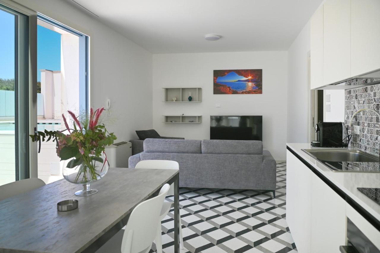 Perle Marine Suite Apartments Castro  Eksteriør billede
