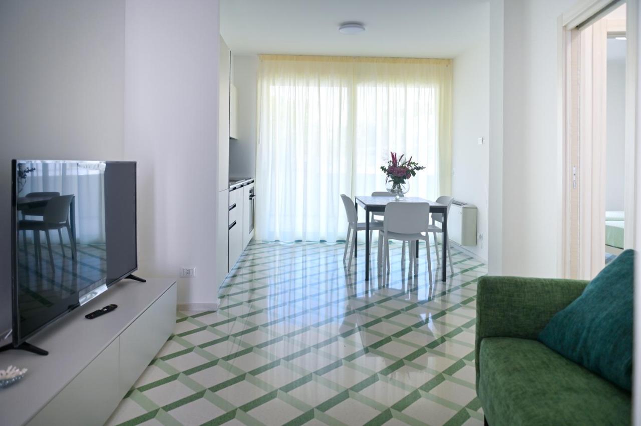 Perle Marine Suite Apartments Castro  Eksteriør billede